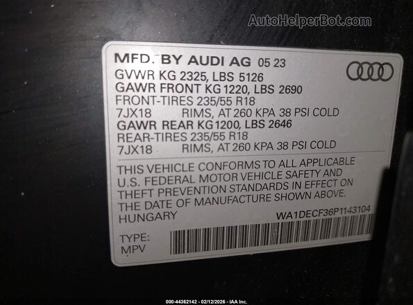 WA1DECF36P1143104 2023 AUDI Q3 Black ძრავის განყოფილების ხედი