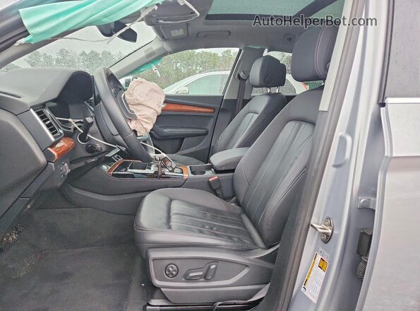 WA1EAAFY7P2133952 2023 AUDI Q5 Серый Вид салона спереди