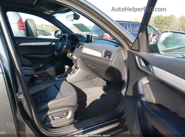 WA1ECCFS9JR024487 2018 AUDI Q3 Gray Вид салону спереду
