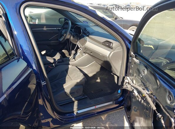 WA1EECF31P1022422 2023 AUDI Q3 Синий Вид салона спереди
