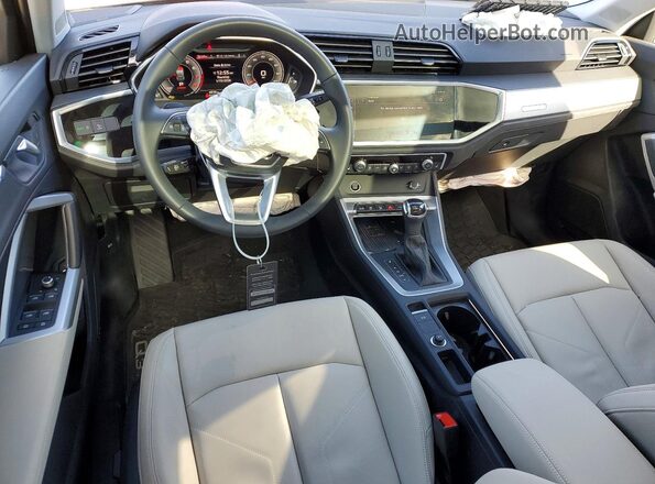 WA1EECF31S1084749 2025 AUDI Q3 Blue Առջևի վահանակի տեսք