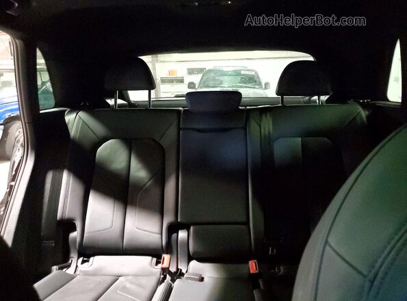 WA1EECF32M1131273 2021 AUDI Q3 Black Widok tylnych siedzeń