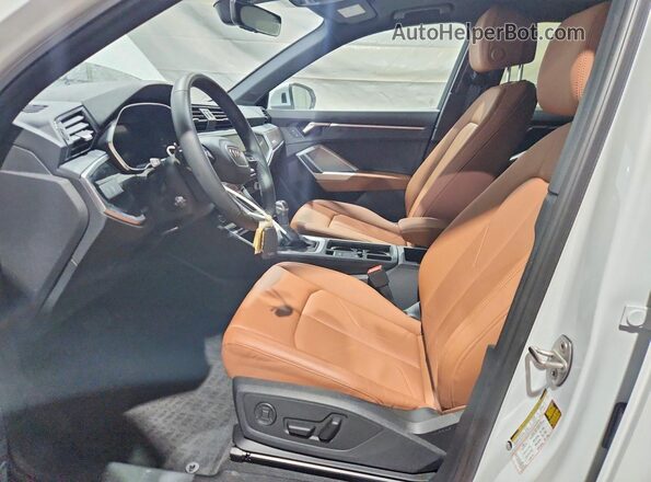 WA1EECF32S1071279 2025 AUDI Q3 Белый Вид салона спереди
