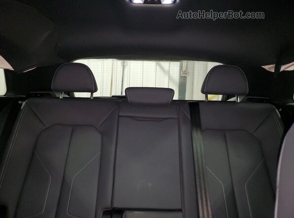WA1EECF36M1018071 2021 AUDI Q3 Black Հետևի նստատեղերի տեսք