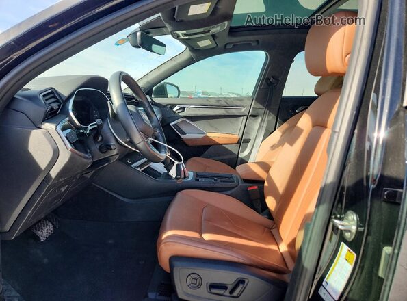 WA1EECF36R1047352 2024 AUDI Q3 Черный Вид салона спереди