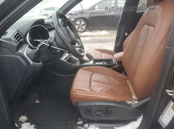 WA1EECF39N1010175 2022 AUDI Q3 Черный Вид салона спереди