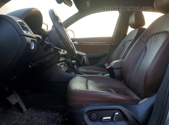 WA1EFCFS6GR021076 2016 AUDI Q3 Silver წინა სალონის ხედი
