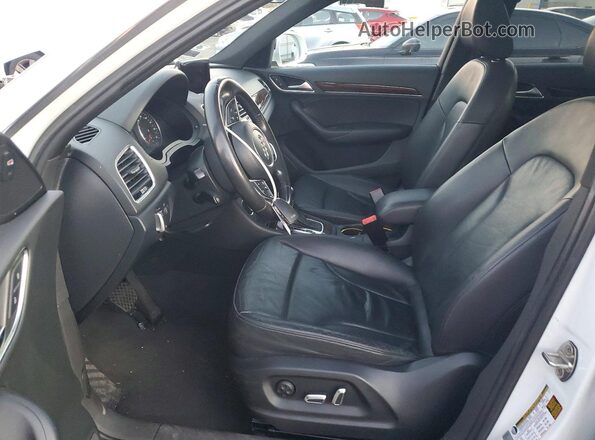 WA1EFCFS9GR022075 2016 AUDI Q3 White Widok wnętrza z przodu