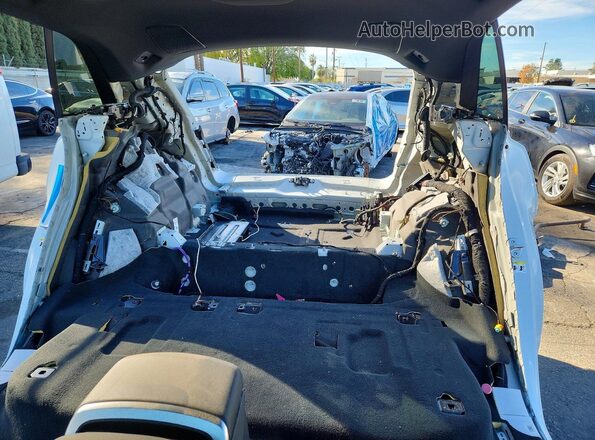 WA1EVBF13SD003791 2025 AUDI Q8 White Widok tylnych siedzeń