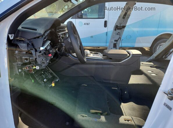 WA1EVBF13SD003791 2025 AUDI Q8 White Widok wnętrza z przodu