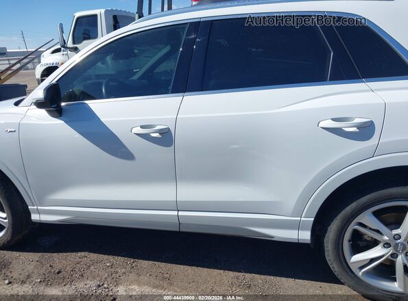 WA1FECF39L1101822 2020 AUDI Q3 White Widok wnętrza 360 stopni