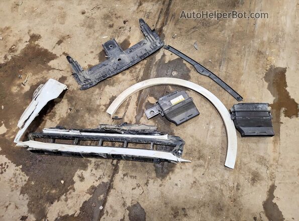 WA1FVBF10SD011383 2025 AUDI Q8 Белый Вид подкапотного пространства