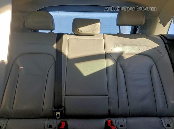 WA1GFCFS1GR000323 2016 AUDI Q3 Black Vista de los asientos traseros