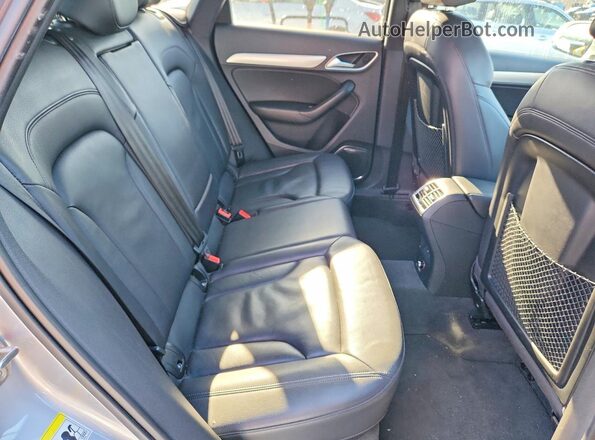 WA1GFCFS9GR002529 2016 AUDI Q3 Серебряный Вид задней части салона