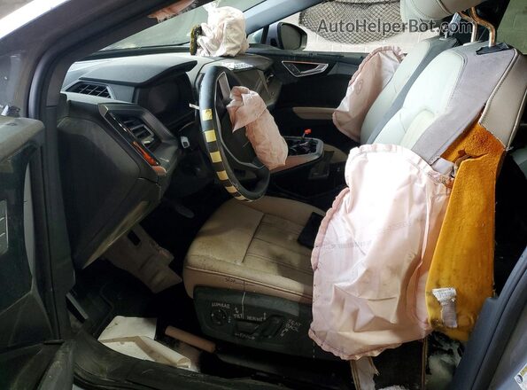 WA1J2BFZ5NP047937 2022 AUDI Q4 Серый Вид салона спереди