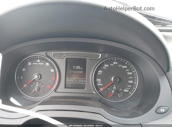 WA1JCCFS2JR006024 2018 AUDI Q3 Black Vista de los asientos traseros