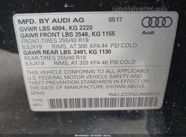 WA1JCCFS2JR006024 2018 AUDI Q3 Black Vista del compartimento del motor