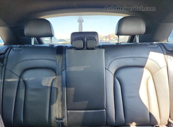 WA1JCCFS2JR027942 2018 AUDI Q3 Black Вид задніх сидінь