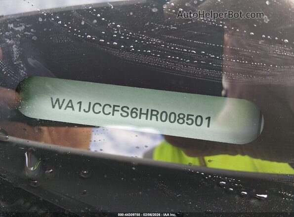 WA1JCCFS6HR008501 2017 AUDI Q3 White Widok komory silnika