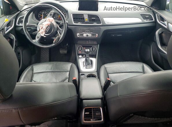 WA1JCCFS9HR006743 2017 AUDI Q3 Black Widok deski rozdzielczej