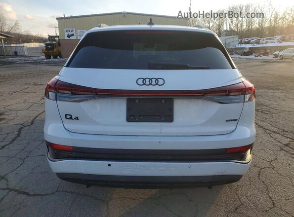 WA1K2BFZ5PP036072 2023 AUDI Q4 Белый Вид сзади