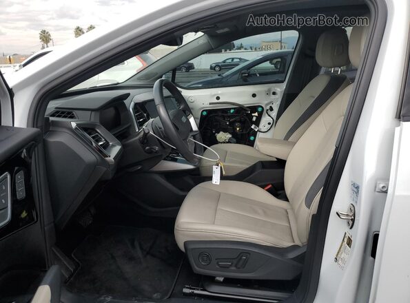 WA1L2BFZ7PP072852 2023 AUDI Q4 Белый Вид салона спереди