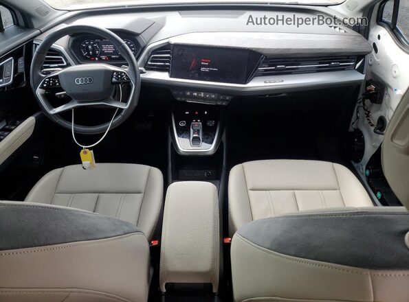 WA1L2BFZ7PP072852 2023 AUDI Q4 Белый Вид панели приборов