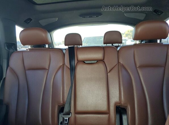 WA1LAAF76KD020134 2019 AUDI Q7 White Widok tylnych siedzeń