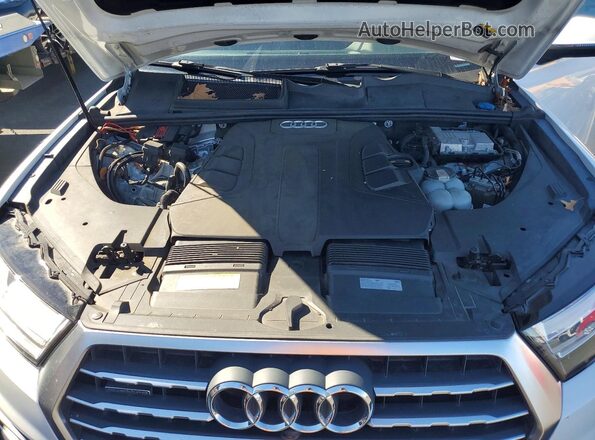 WA1LAAF76KD020134 2019 AUDI Q7 White Widok komory silnika
