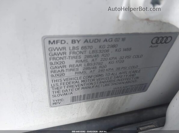 WA1LAAF78HD008835 2017 AUDI Q7 White Вид підкапотного простору