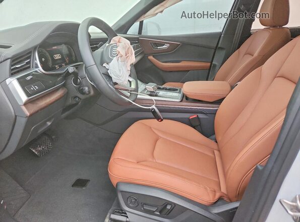 WA1LVBF79SD032630 2025 AUDI Q7 Белый Вид салона спереди