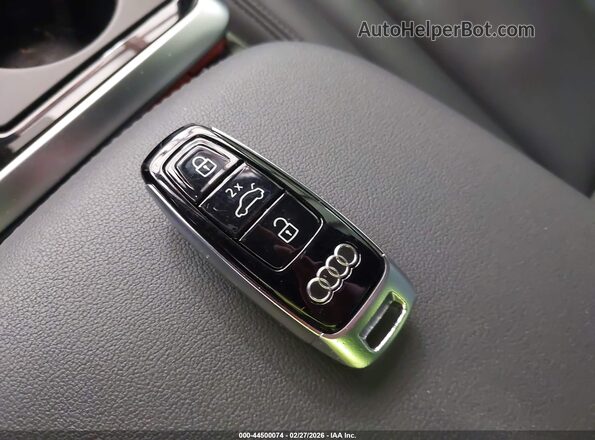 WA1LXBF78PD013570 2023 AUDI Q7 Серый Вид панели приборов