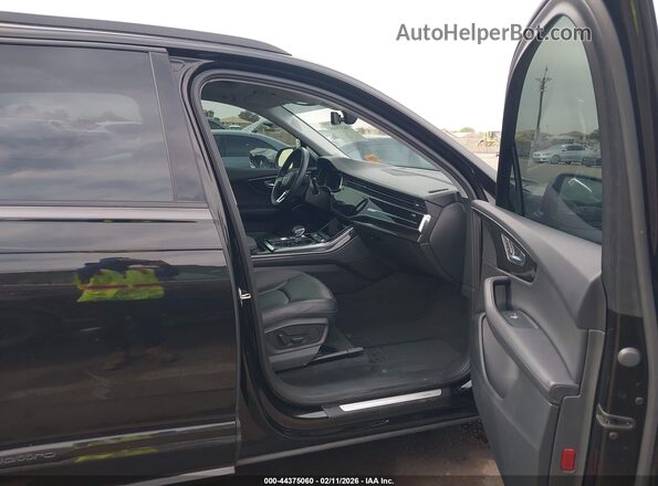 WA1LXBF79PD006014 2023 AUDI Q7 Black Widok wnętrza z przodu