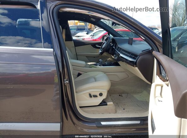 WA1VAAF71JD007976 2018 AUDI Q7 Dark Brown Вид салона спереди