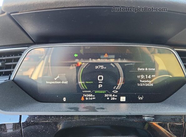 WA1VAAGE8MB022150 2021 AUDI E-TRON Белый Вид щитка приборов