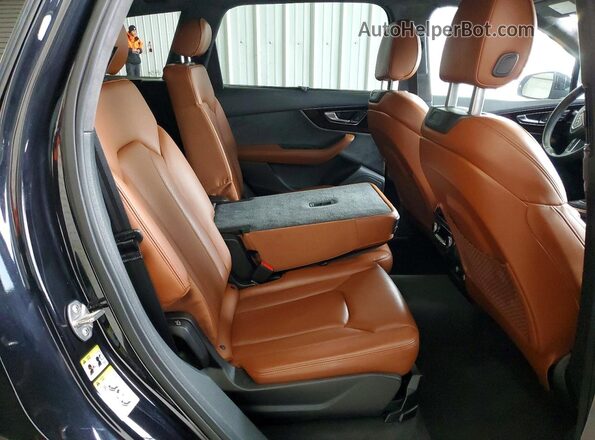 WA1VABF75JD051016 2018 AUDI Q7 Black Widok wnętrza z tyłu