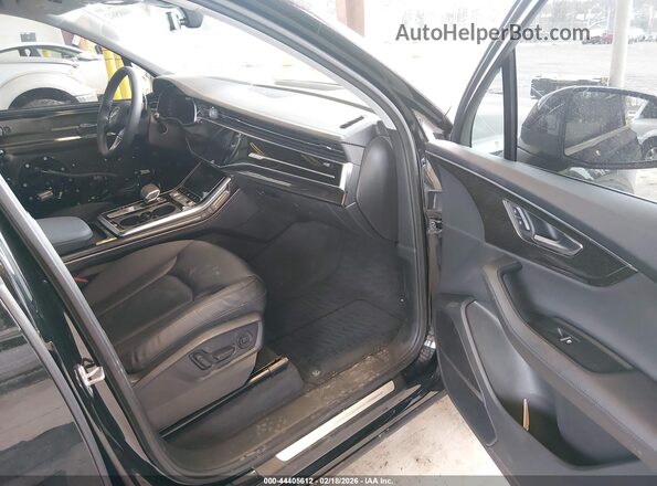 WA1VXBF75PD003023 2023 AUDI Q7 Черный Вид салона спереди