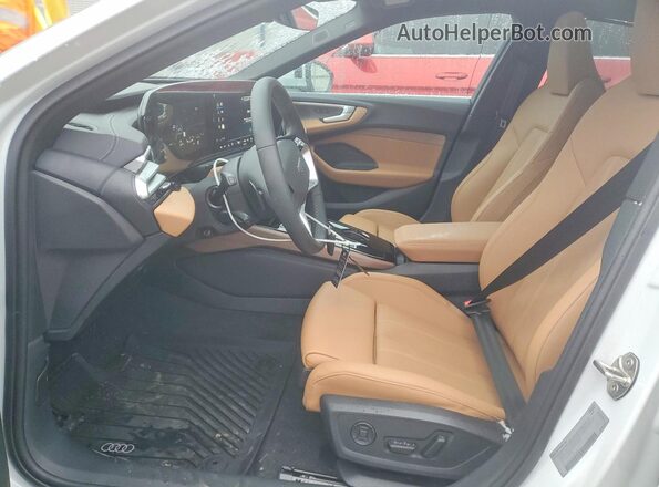 WAU2BCFU1SN040962 2025 AUDI OTHER Белый Вид салона спереди