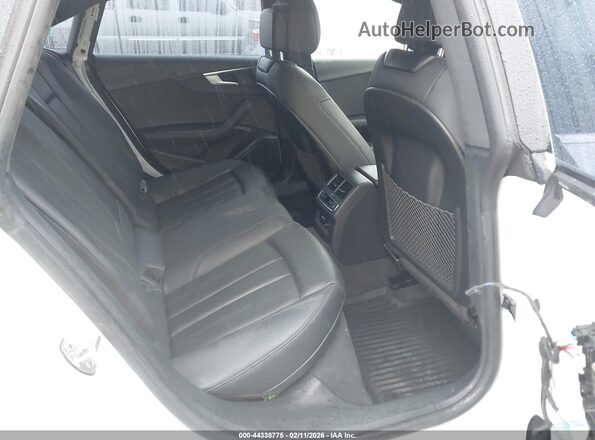 WAUBNCF55KA044455 2019 AUDI OTHER Белый Вид наклейки с VIN-кодом