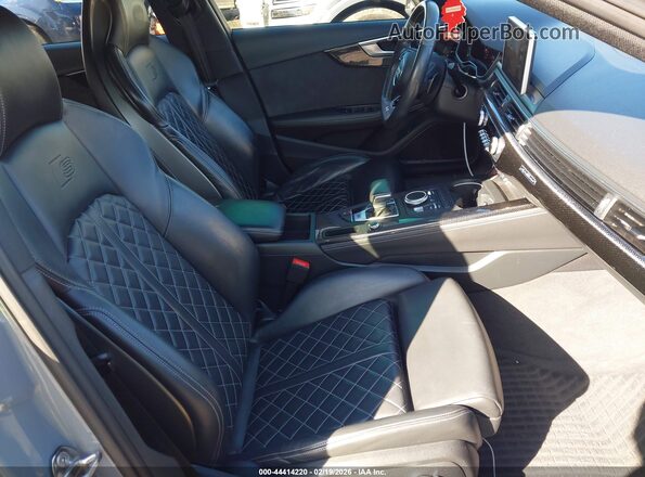 WAUC4AF42KA058669 2019 AUDI S4 Gray Widok wnętrza z przodu
