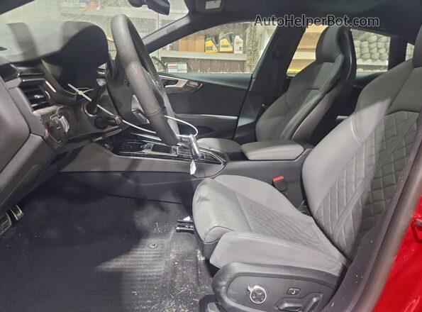 WAUC4CF50SA009815 2025 AUDI S5 Красный Вид салона спереди