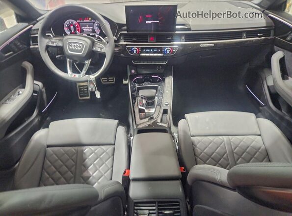 WAUC4CF50SA009815 2025 AUDI S5 Красный Вид панели приборов