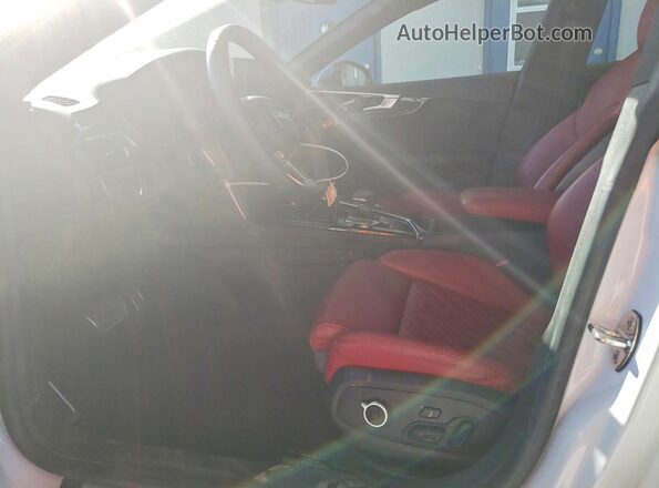 WAUC4CF52NA014244 2022 AUDI S5 White Вид салону спереду