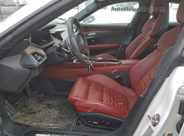 WAUDJBFW9N7003898 2022 AUDI E-TRON White Вид салону спереду