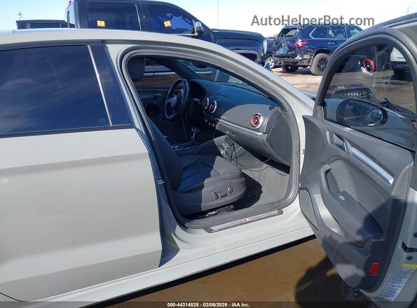 WAUJEGFF2LA103281 2020 AUDI OTHER Серый Вид салона спереди