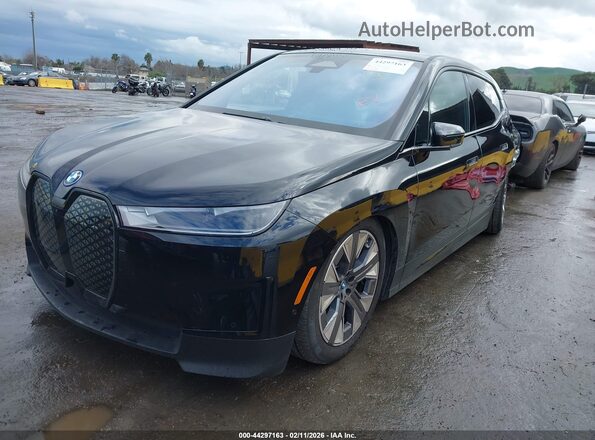WB523CF02SCT31149 2025 BMW IX Черный Передняя левая четверть
