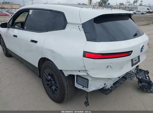 WB523CF04SCU32449 2025 BMW IX White Вид спереду