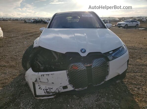 WB523CF05SCT69569 2025 BMW IX White Vista frontal