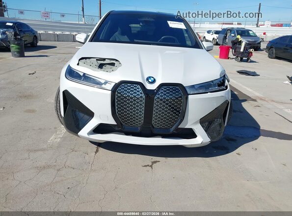 WB523CF06PCL56269 2023 BMW IX White წინა ხედი