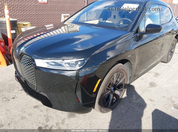 WB523CF09RCP90639 2024 BMW IX Black Vista tres cuartos delantera izquierda